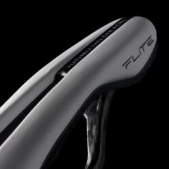 SELLE ITALIA FLITE Boost Kit Selle Superflow En Carbone - Mathieu Van Der Poel Edition -Velo Fusion Promos Boutique 308160 Selle Italia Flite BoostKitCarb SF MVP detail 02