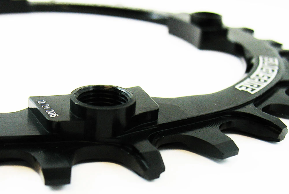 Blackspire Plateau Ovale 104mm Snaggletooth 2 Blackspire Plateau Ovale 104mm Snaggletooth – Image 2