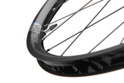 Dt-swiss HU 1900 Spline® 29" 25mm CL Roue Arrière -Velo Fusion Promos Boutique DTSwiss HU 1900 ProdctDetail Rim 002 1920pxW9g4OiHwLmMa3