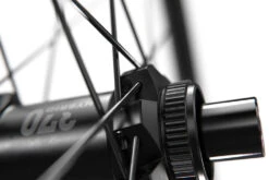 Dt-swiss Roue Avant HU 1900 Spline® 27,5" 35mm CL Boost -Velo Fusion Promos Boutique DTSwiss HU 1900 ProductDetail Hub 002 1920px4im29dVzUqDOj